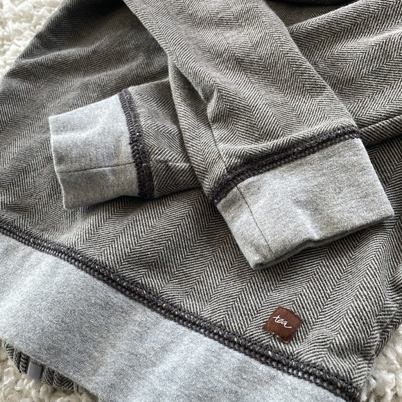 Tea Collection Zip-Up Hoodie Size 5 - Picture 8 of 9